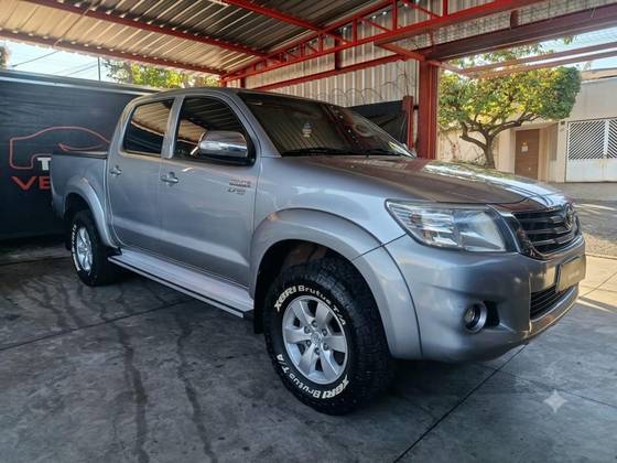 TOYOTA HILUX 2.7 SRV 4X2 CD 16V FLEX 4P AUTOMÁTICO TOYOTA HILUX 2.7 SRV 4X2 CD 16V FLEX 4P AUTOMÁTICO